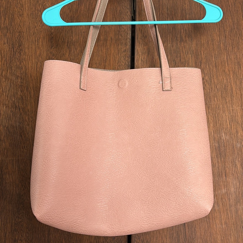 Pink tote bag, magnetic closure, perfect for school and computer. leather look